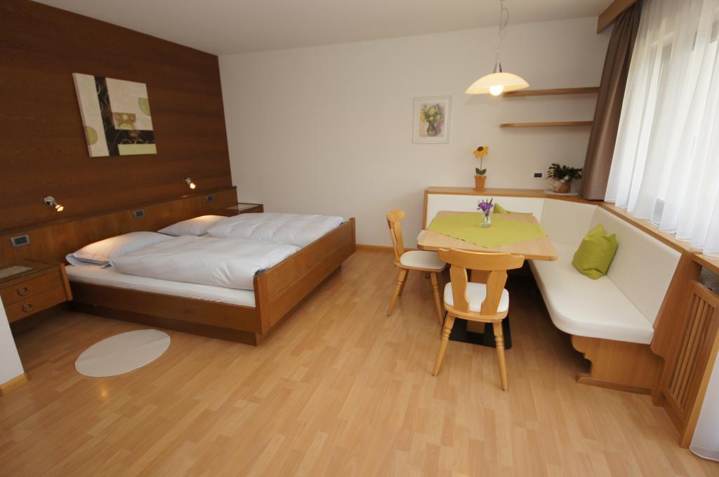Ciasa Wallis Badia  Extérieur photo